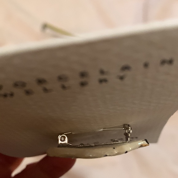 Winnie Tam porcelain jewellery handmade - Picture 4 of 4